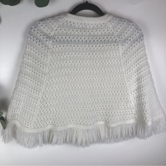 VTG Poncho Cape Girl Crochet Knit Fringe Boho Shawl Chic Throw Hippie White Smal - Picture 2 of 2